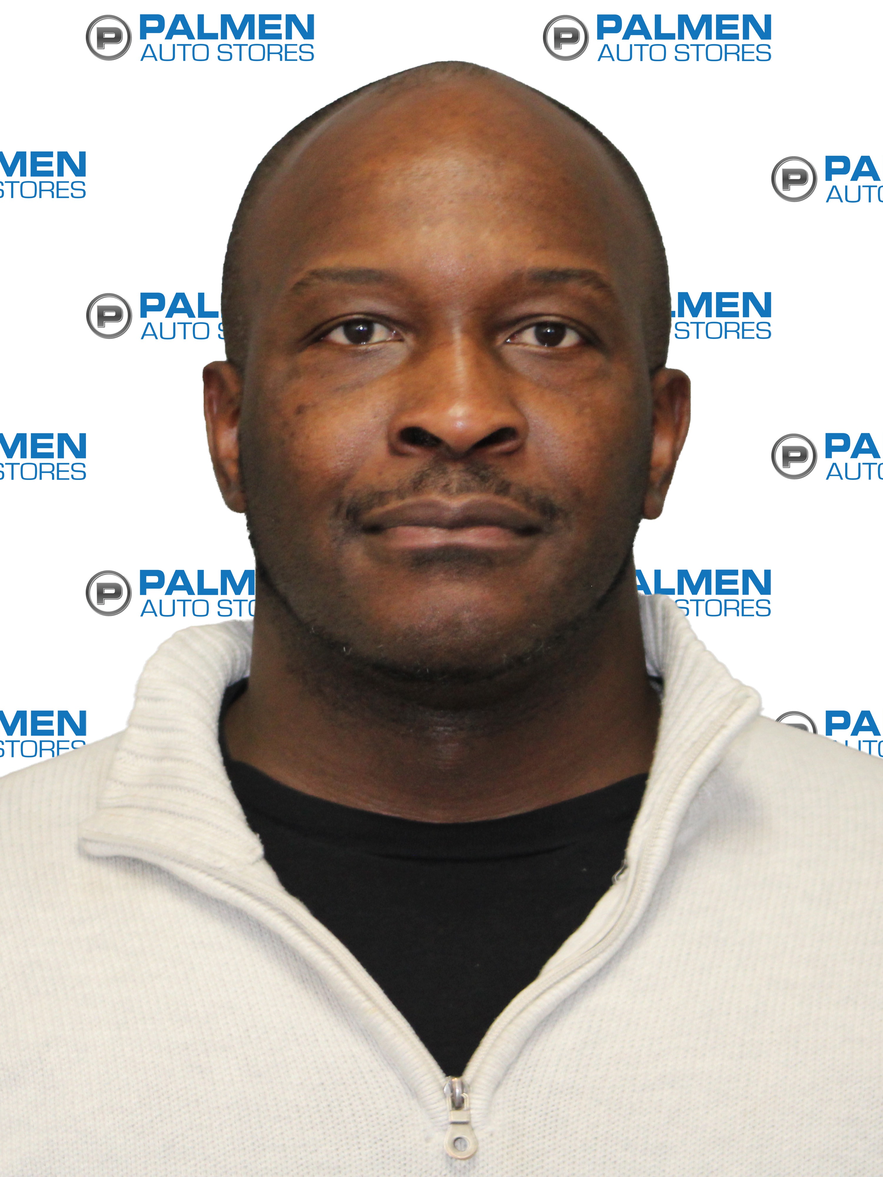 Sales and Leasing Consultant Querell Moultry in Sales at Palmen Chrysler Dodge Jeep Ram of Racine